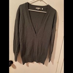 Vince 100% cashmere vneck sweater